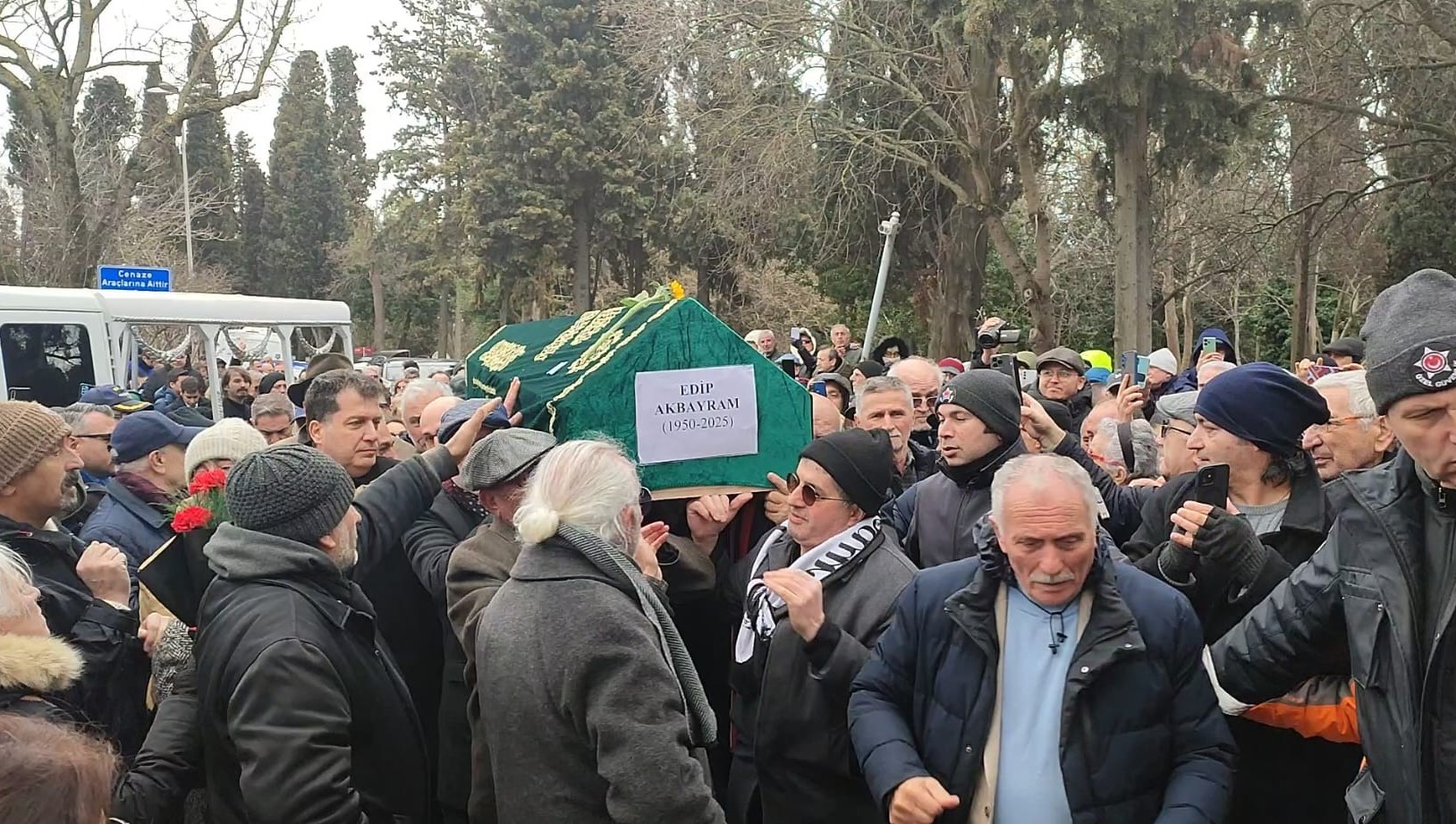 Edip Akbayram’ı son yolculuğuna uğurladık